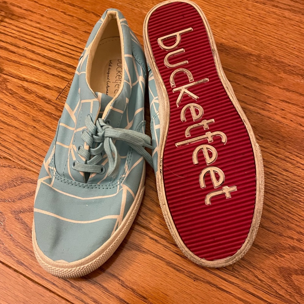 Bucketfeet Casual Lace Shoes size 7